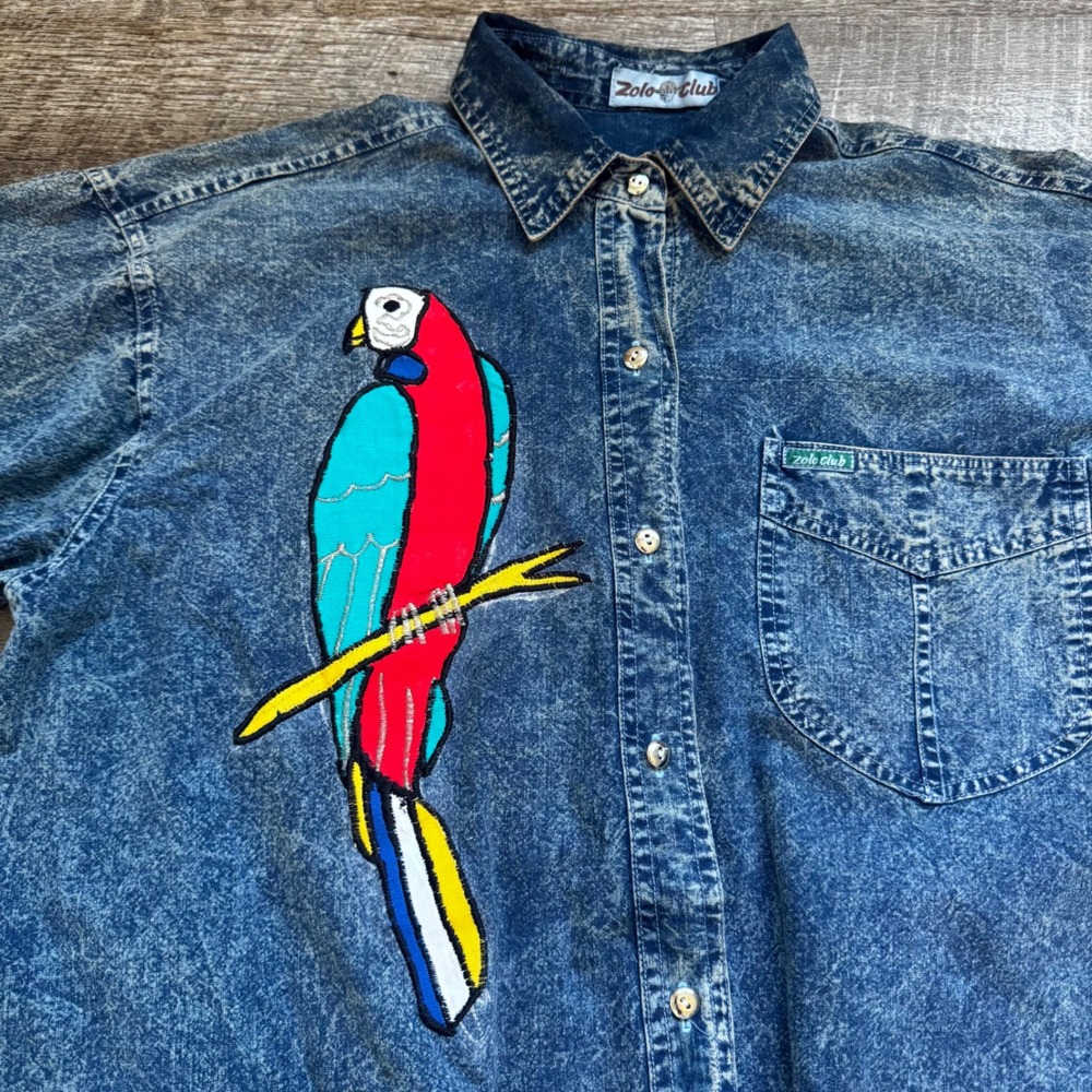 Zolo Club Parrot Graphic Denim Shirt Large Relaxed Acid Wash Blue Short Sleeve - Picture 2 of 6